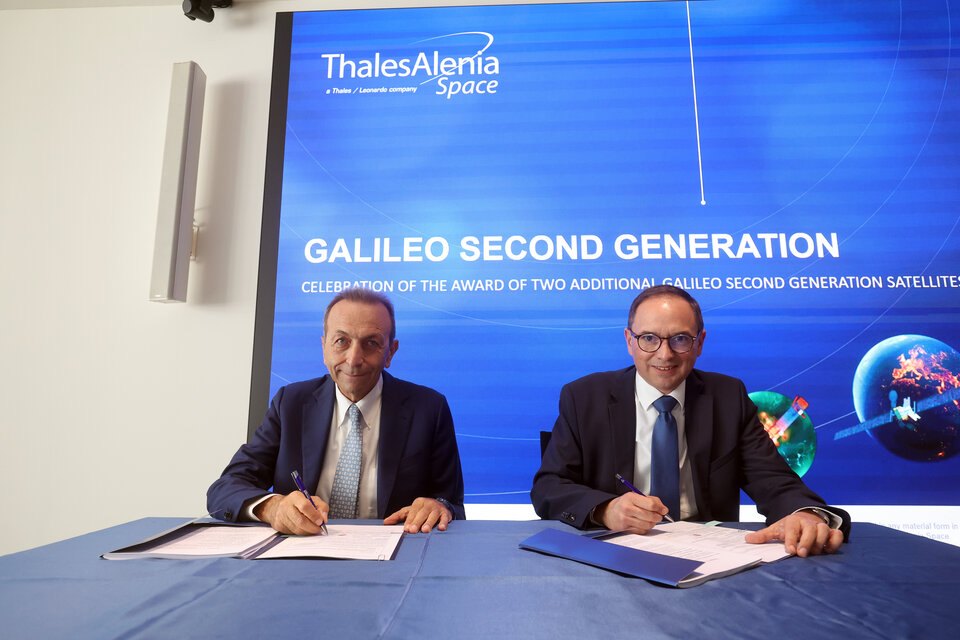 Signing of the extended Galileo Second Generation contract with Thales Alenia Space
