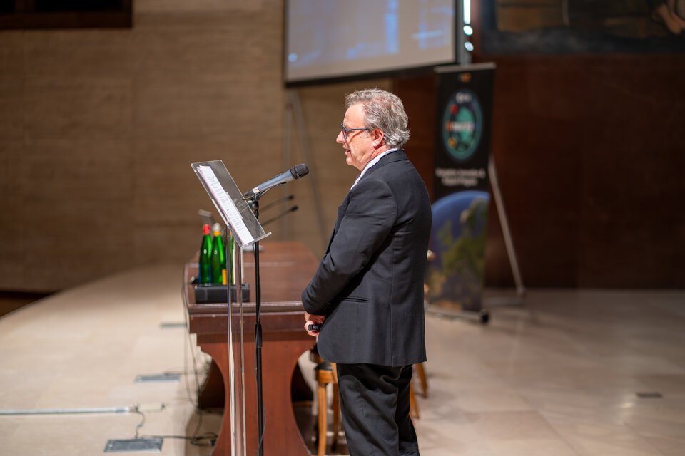 David Phillips of ESA speaking at the NAVISP Industry Days 2026