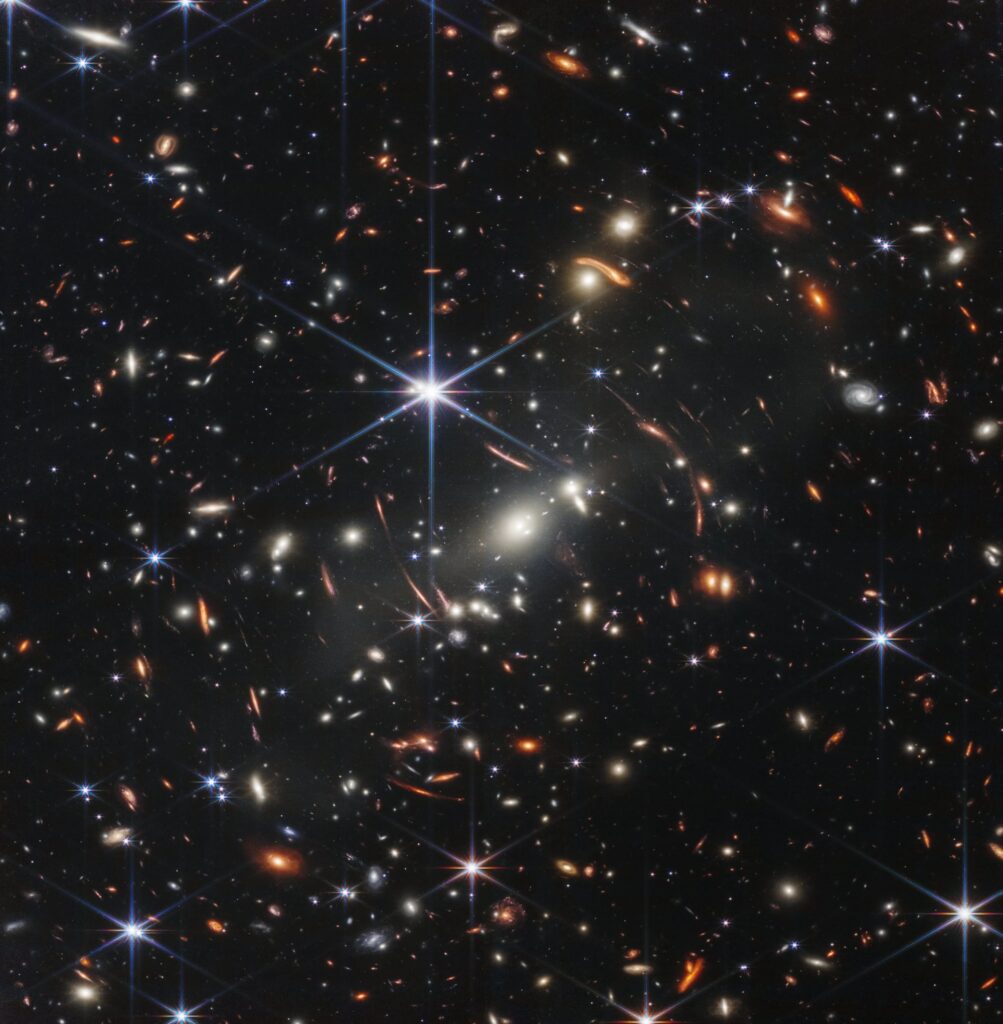 Webb's First Deep Field: the galaxy cluster SMACS 0723 with thousands of galaxies in infrared light