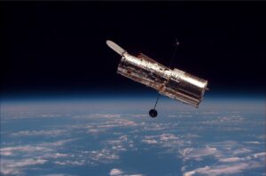 NASA asks industry if a private spacecraft can lift Hubble out of its slow fall