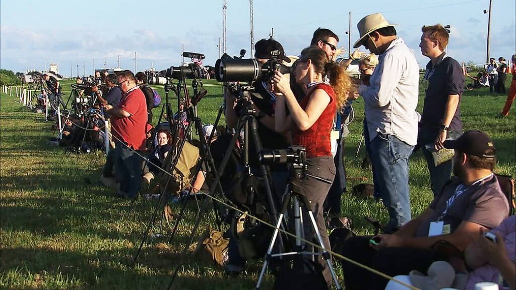 Spectators and news media gather at Kennedy Space Center ahead of the OSIRIS-REx launch