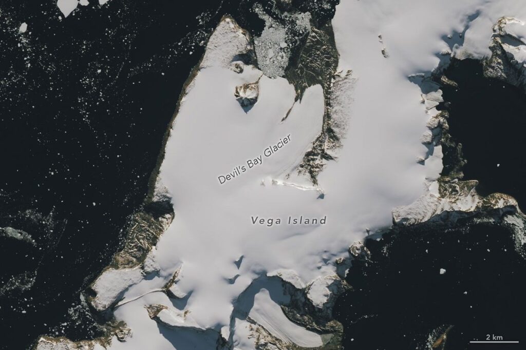 A skull-shaped Antarctic island is losing its snow early, Landsat 9 images show